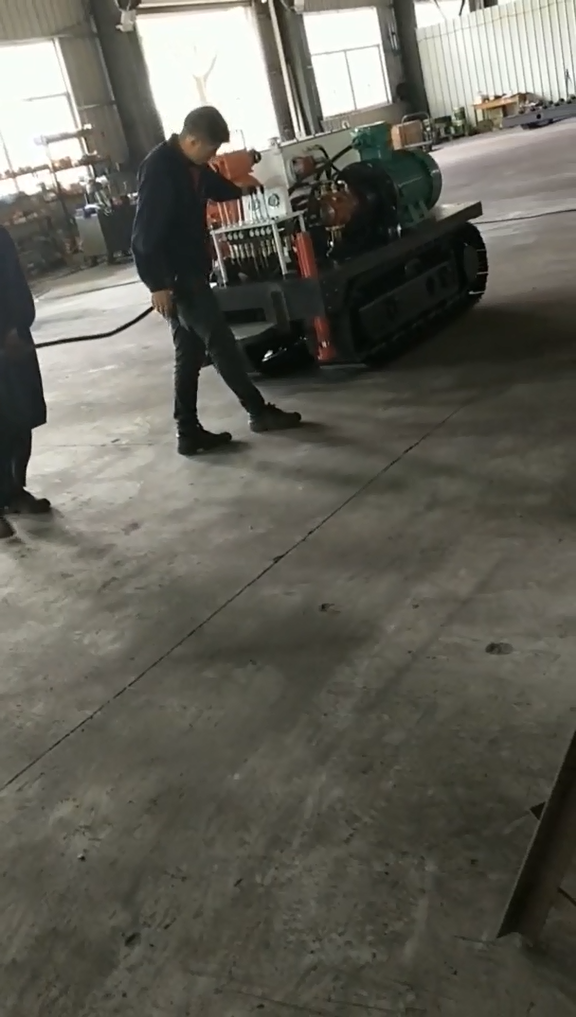 10噸煤礦鉆機底盤防爆電機液壓系統